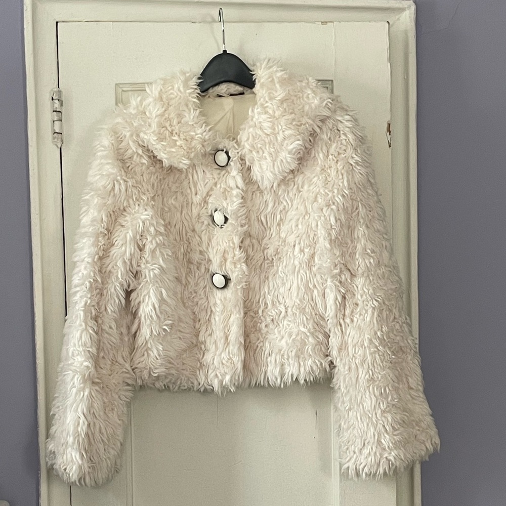 You ain’t “ yeti” for this jacket ! 🤍